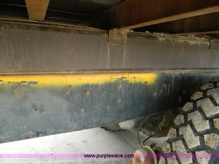 image for item L7288 1977 Ford 800 crane truck