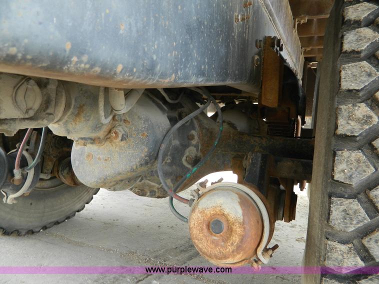 image for item L7288 1977 Ford 800 crane truck