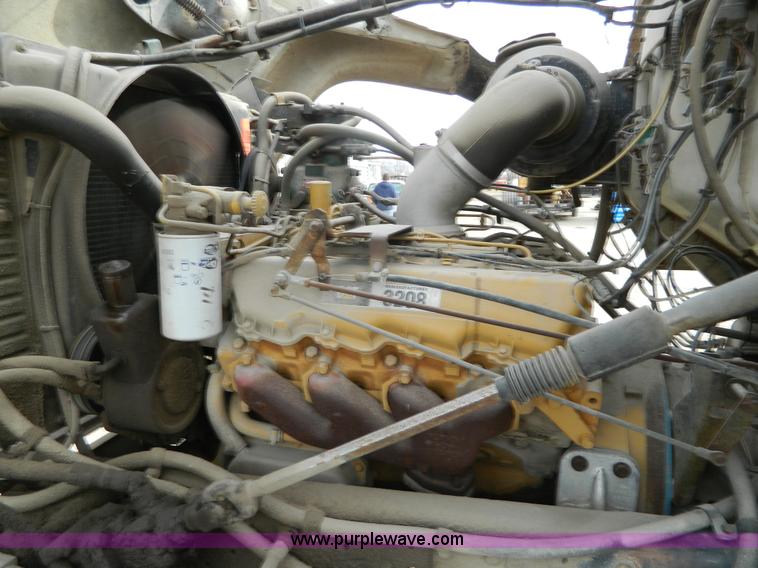 image for item L7288 1977 Ford 800 crane truck