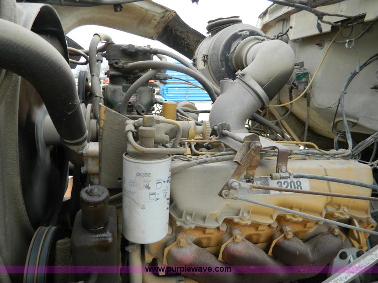 image for item L7288 1977 Ford 800 crane truck