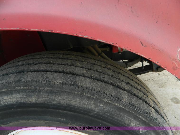 image for item L7289 1993 International 4700 crane truck