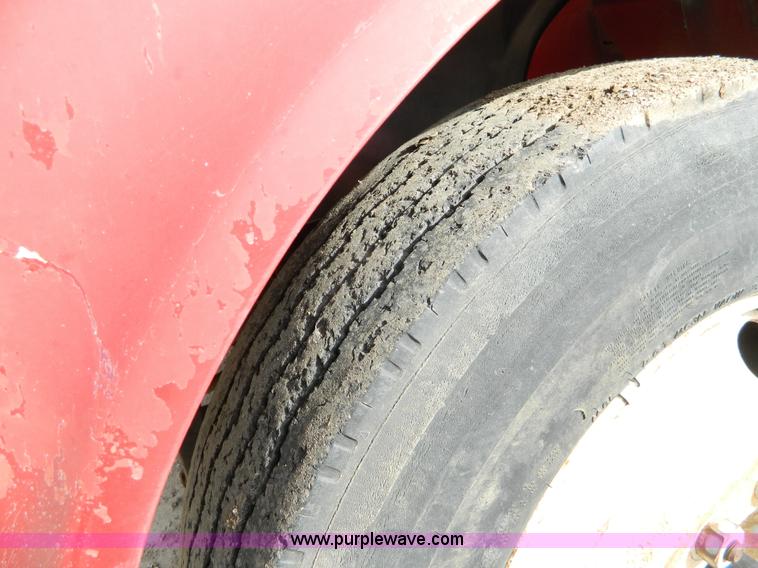 image for item L7289 1993 International 4700 crane truck