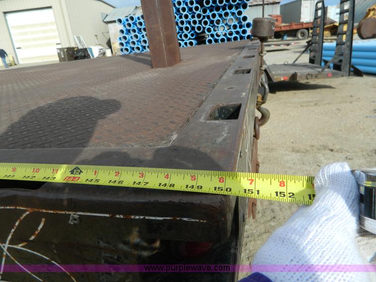 image for item L7289 1993 International 4700 crane truck