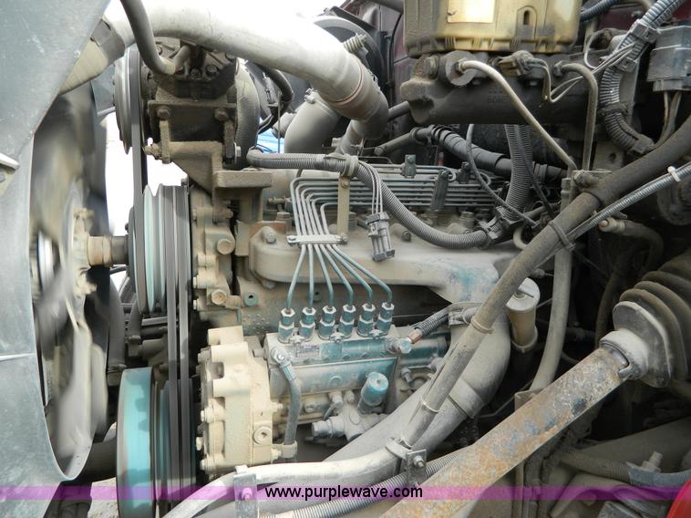 image for item L7289 1993 International 4700 crane truck