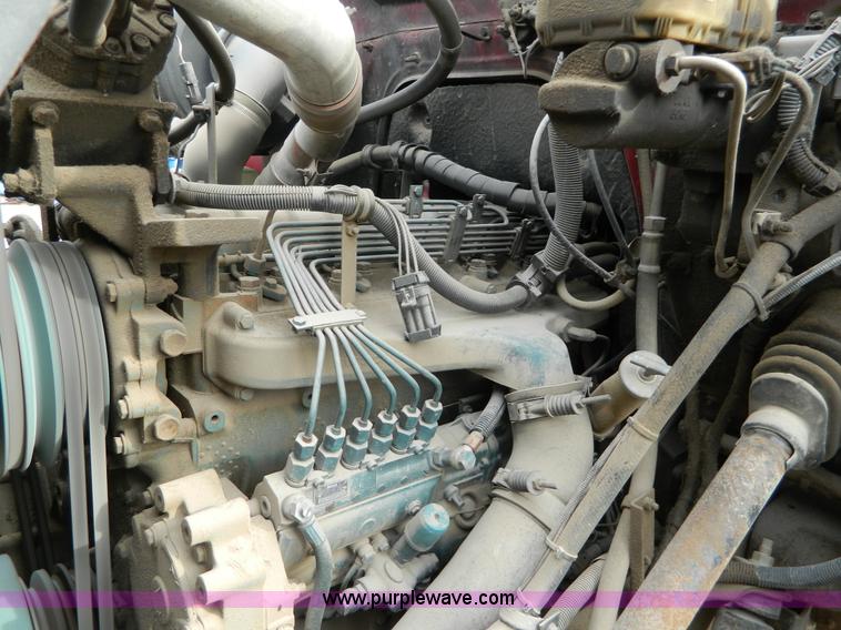 image for item L7289 1993 International 4700 crane truck