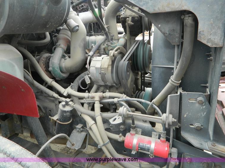 image for item L7289 1993 International 4700 crane truck