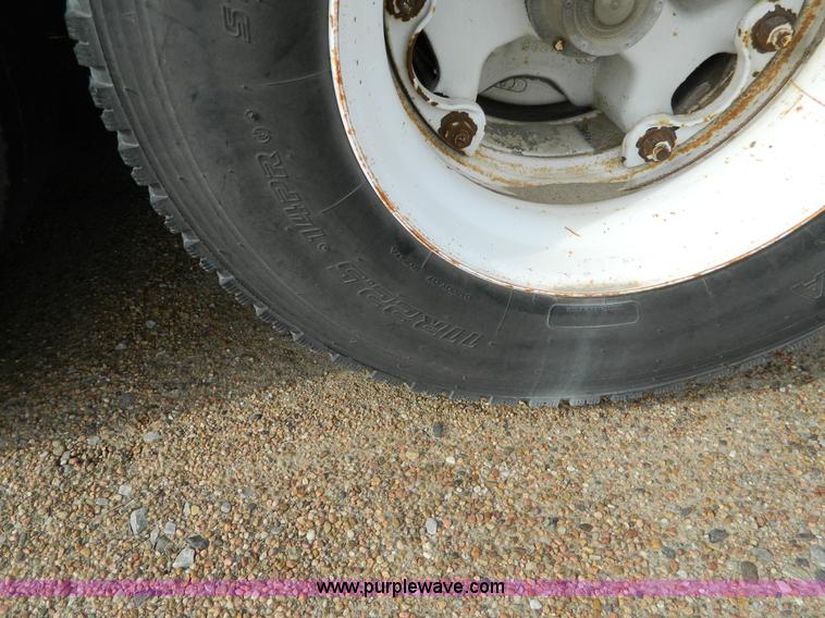 image for item L7291 1985 Freightliner semi truck