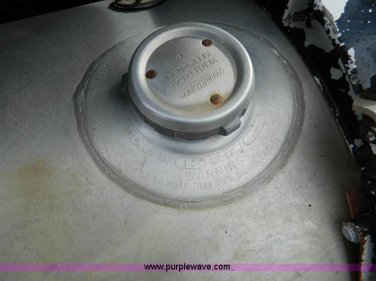 image for item L7291 1985 Freightliner semi truck