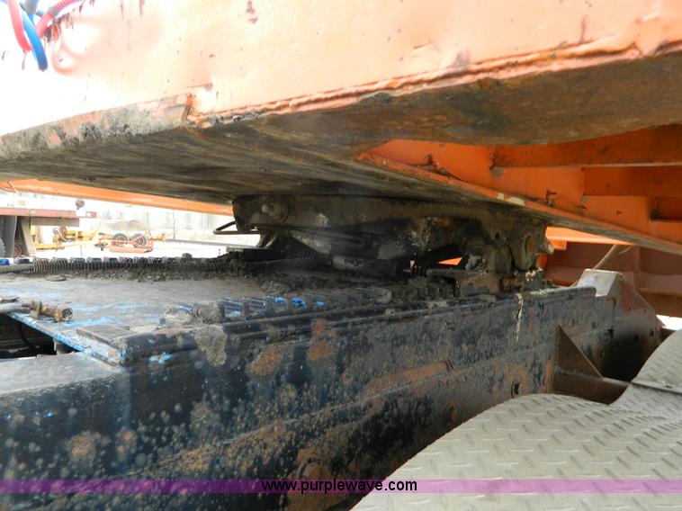 image for item L7291 1985 Freightliner semi truck