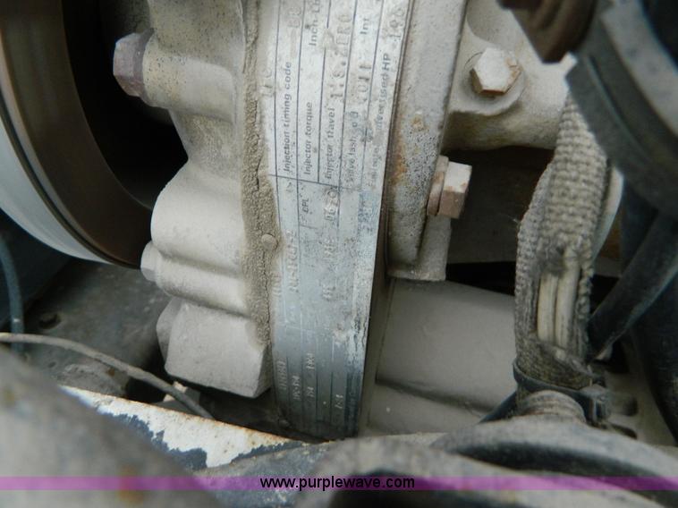 image for item L7291 1985 Freightliner semi truck