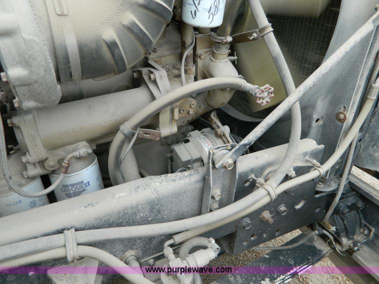 image for item L7291 1985 Freightliner semi truck