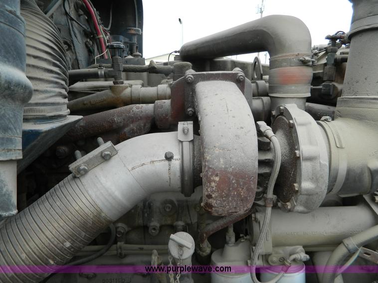 image for item L7291 1985 Freightliner semi truck