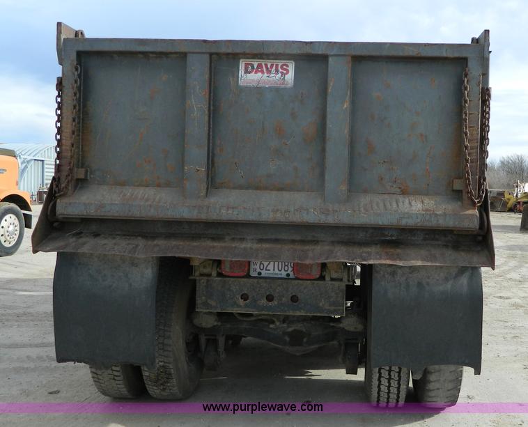 image for item L7292 1988 Mack R690ST dump truck