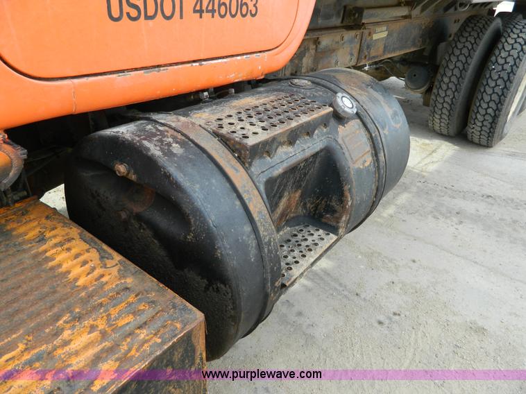 image for item L7292 1988 Mack R690ST dump truck