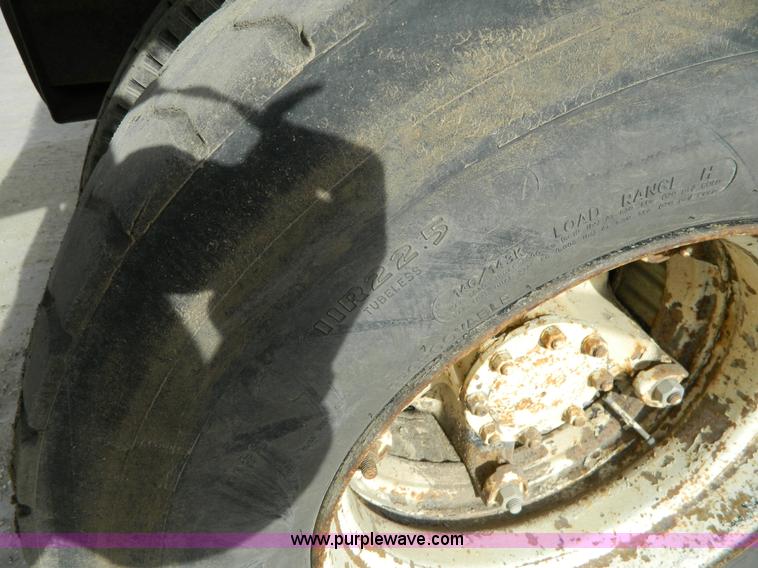 image for item L7292 1988 Mack R690ST dump truck