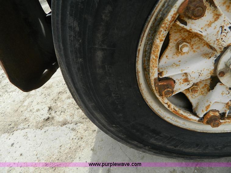 image for item L7292 1988 Mack R690ST dump truck