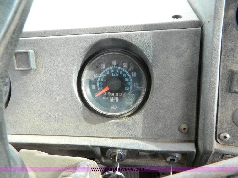 image for item L7292 1988 Mack R690ST dump truck