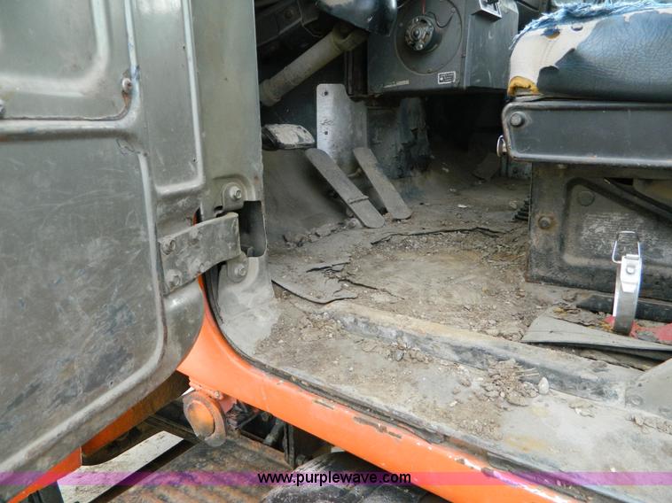 image for item L7292 1988 Mack R690ST dump truck