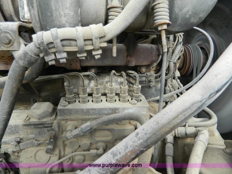 image for item L7292 1988 Mack R690ST dump truck