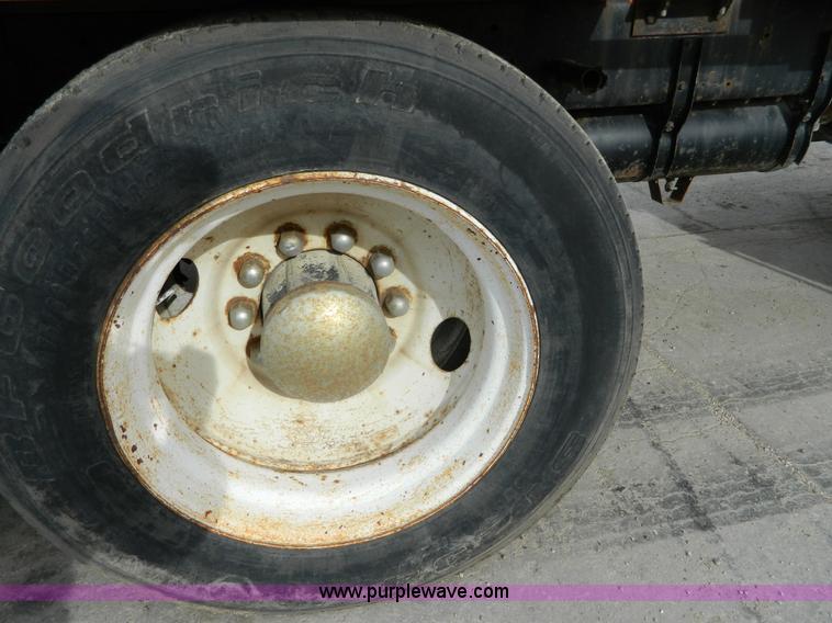 image for item L7293 1987 Freightliner FLC-64T water truck