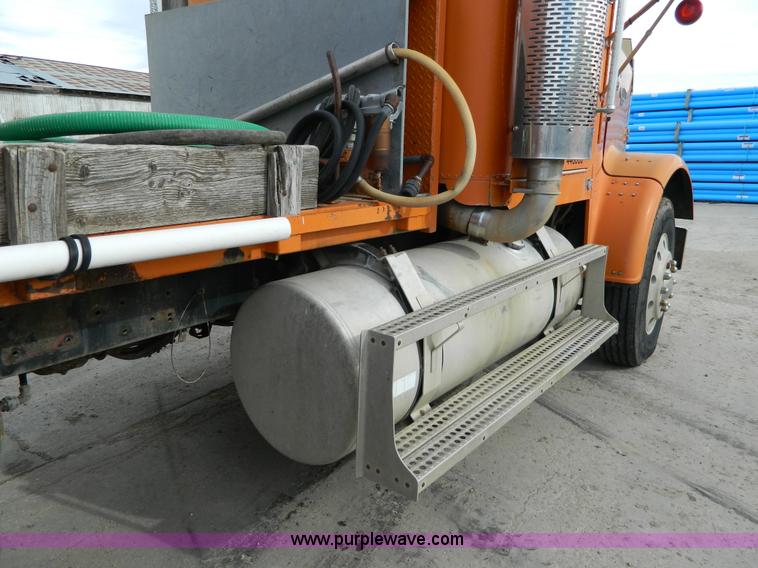 image for item L7293 1987 Freightliner FLC-64T water truck