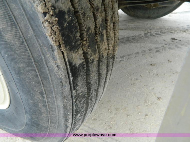 image for item L7293 1987 Freightliner FLC-64T water truck