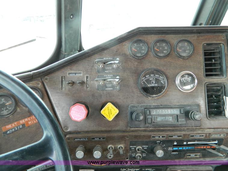 image for item L7293 1987 Freightliner FLC-64T water truck