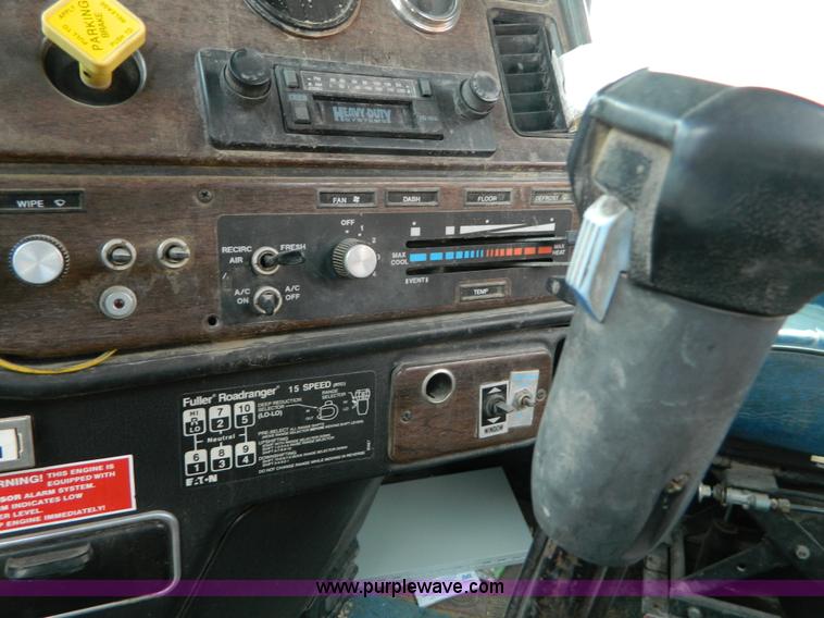 image for item L7293 1987 Freightliner FLC-64T water truck