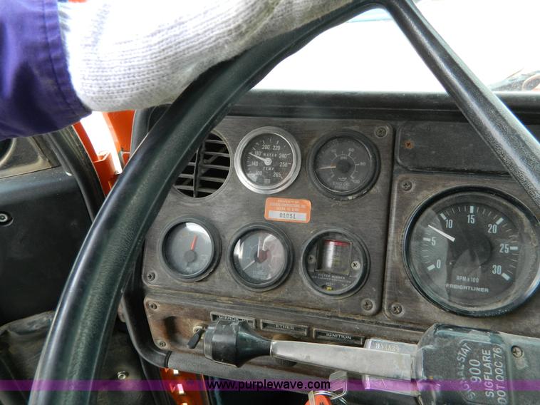 image for item L7293 1987 Freightliner FLC-64T water truck