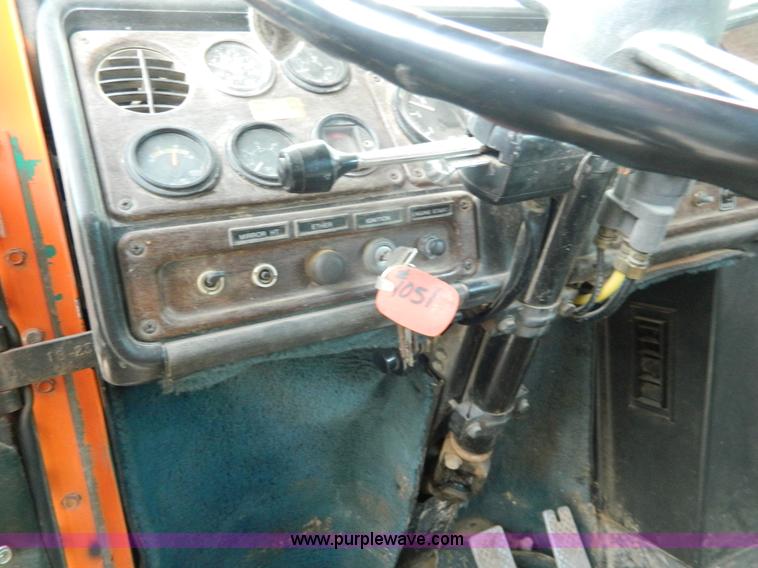 image for item L7293 1987 Freightliner FLC-64T water truck