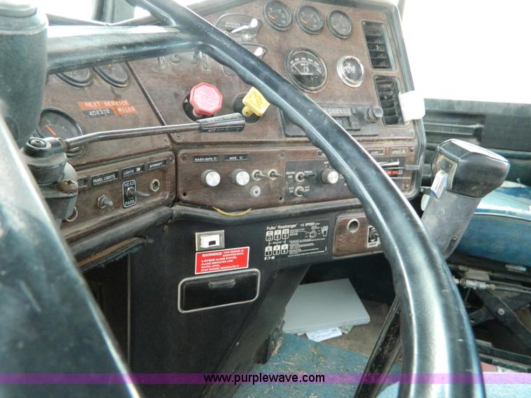 image for item L7293 1987 Freightliner FLC-64T water truck