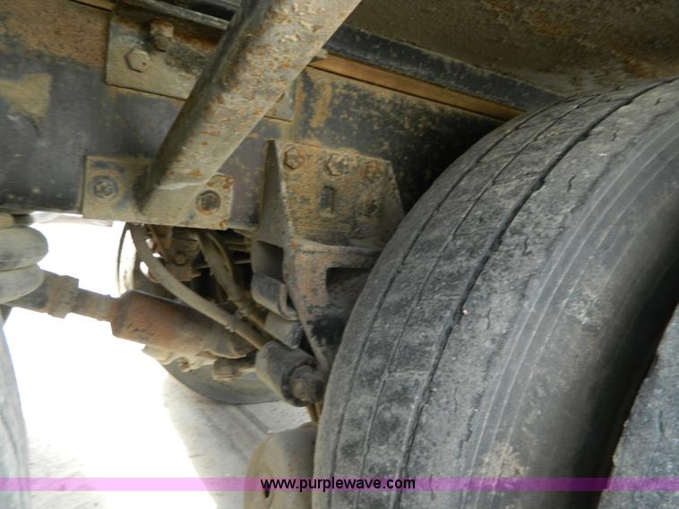 image for item L7293 1987 Freightliner FLC-64T water truck