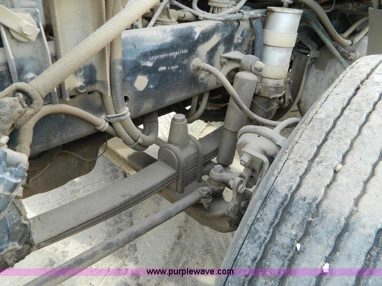 image for item L7293 1987 Freightliner FLC-64T water truck