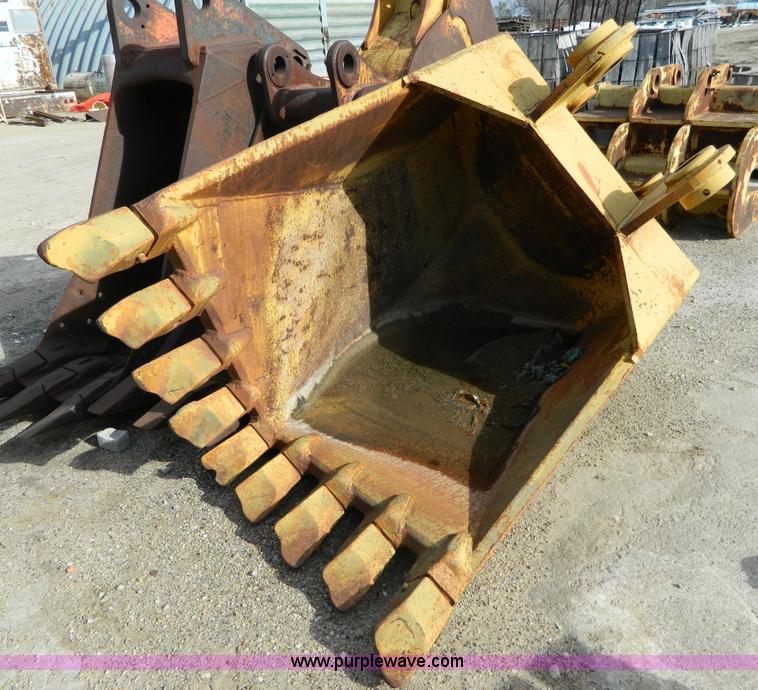 image for item L7294 Hensley Ladco 30U48 excavator bucket