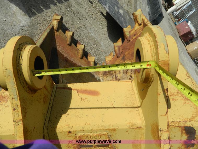image for item L7294 Hensley Ladco 30U48 excavator bucket