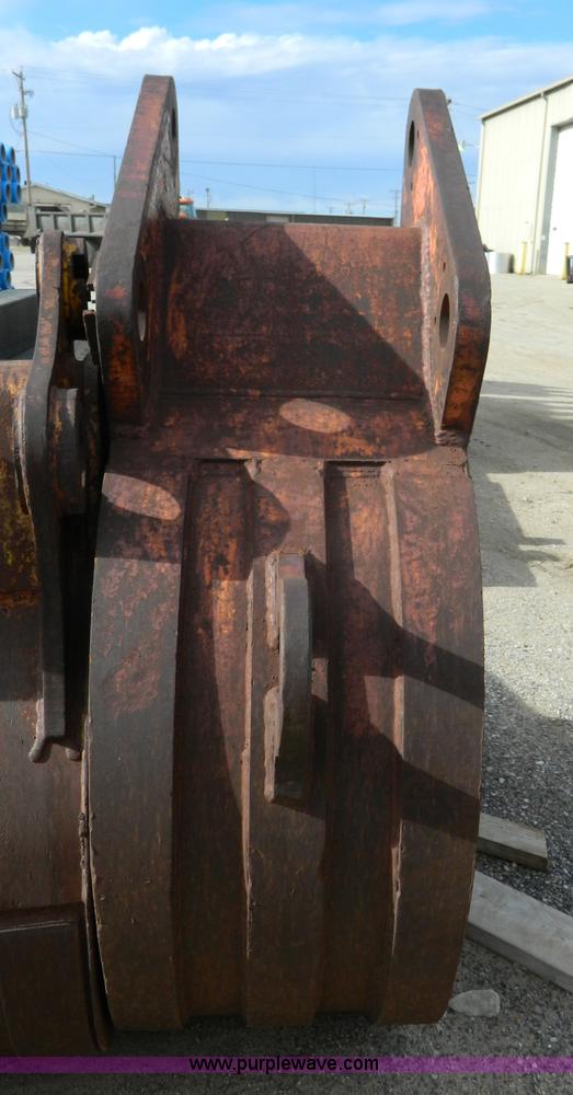 image for item L7296 Eaco excavator bucket