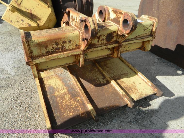 image for item L7297 Ajusta bucket