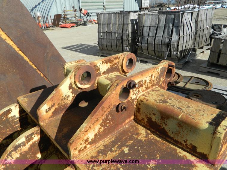 image for item L7297 Ajusta bucket