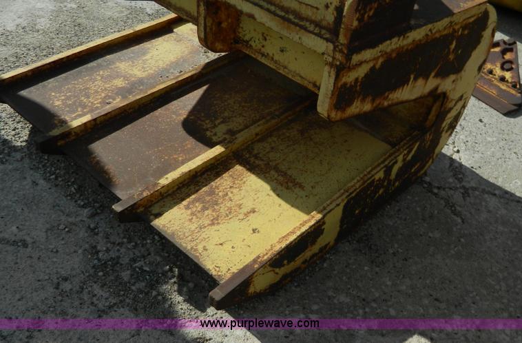 image for item L7297 Ajusta bucket