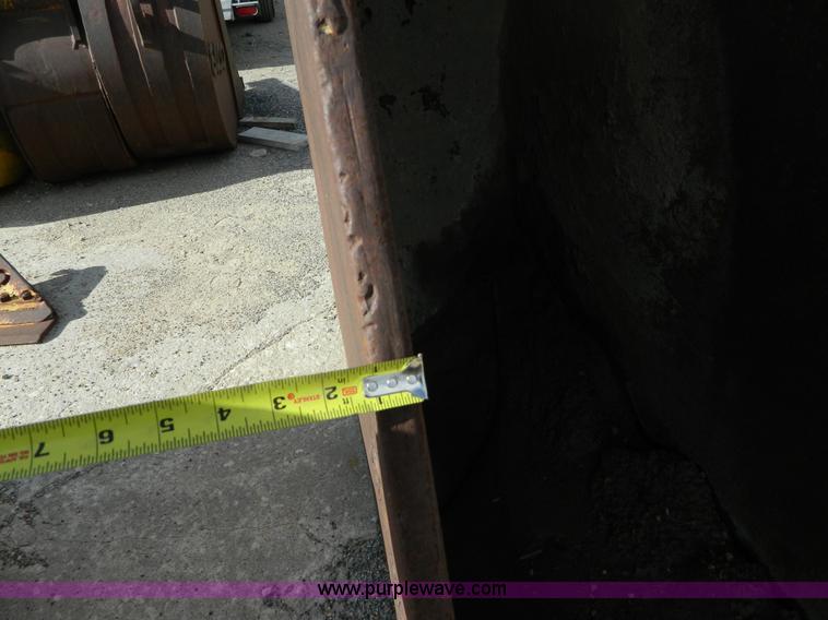 image for item L7298 Excavator bucket