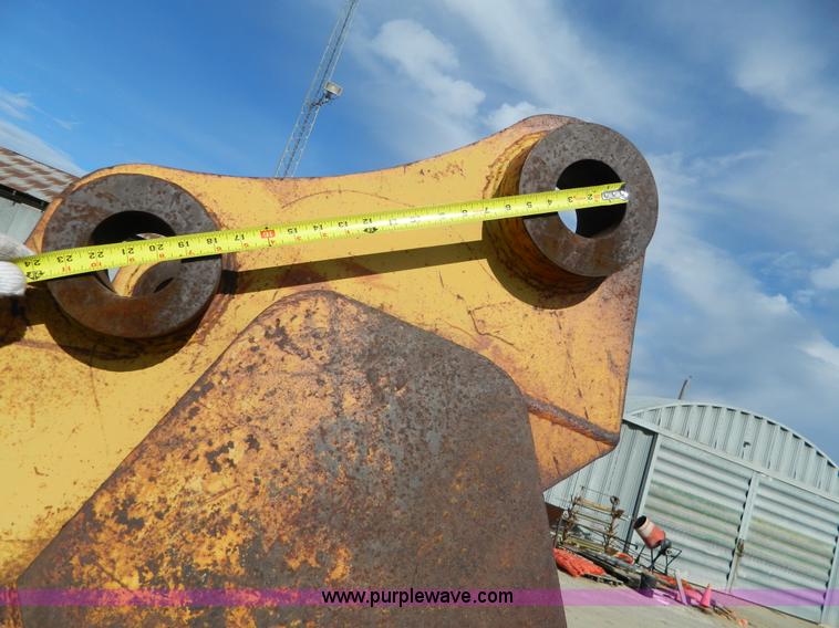image for item L7298 Excavator bucket