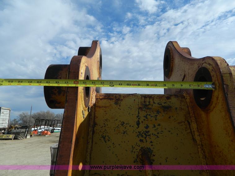 image for item L7298 Excavator bucket