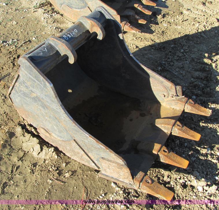 Bobcat MiniX bucket in Blue Springs, MO Item N9269 sold Purple Wave