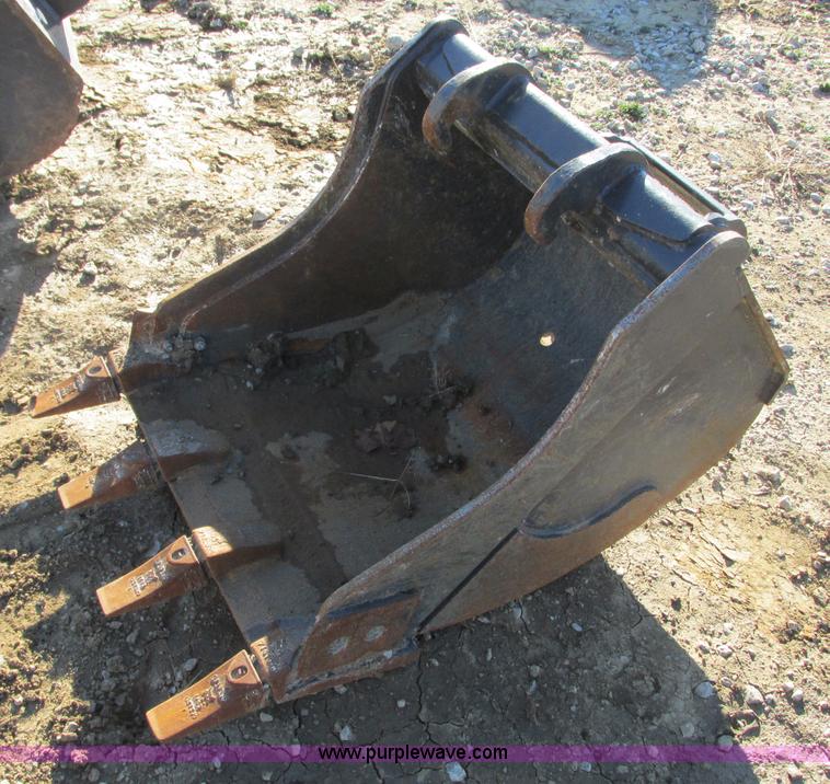 image for item N9271 Bobcat Mini-X bucket