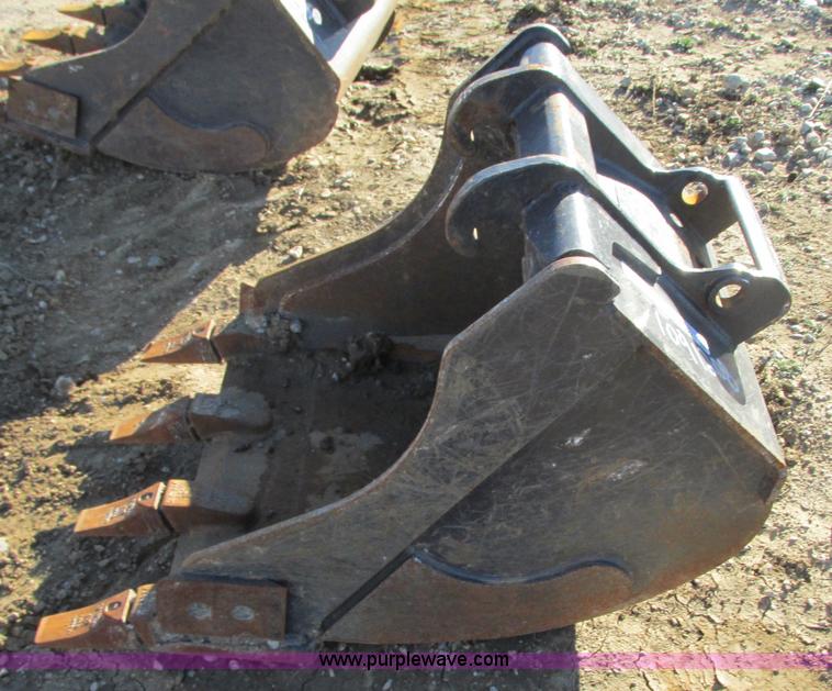 image for item N9271 Bobcat Mini-X bucket