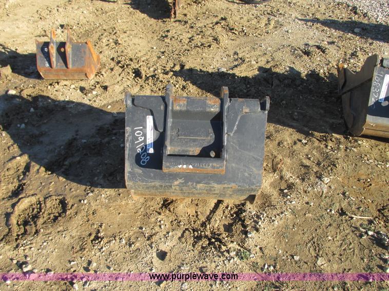 image for item N9271 Bobcat Mini-X bucket