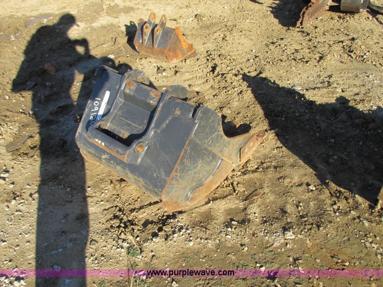 image for item N9271 Bobcat Mini-X bucket