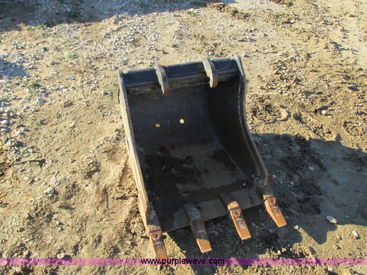 image for item N9271 Bobcat Mini-X bucket