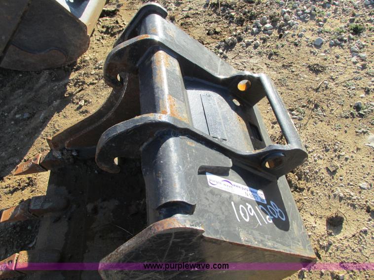 image for item N9271 Bobcat Mini-X bucket