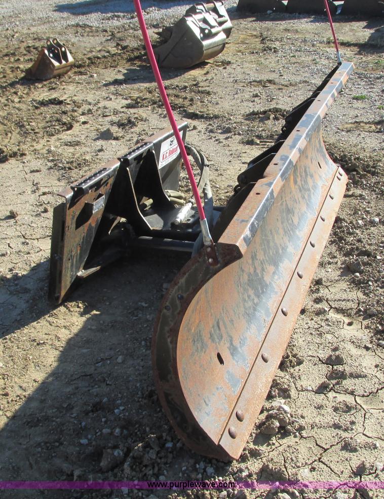 Bobcat 96 snow plow in Blue Springs, MO Item N9289 sold Purple Wave